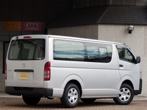 ハイエースバンDX　4WD　ディーゼル　9人乗り