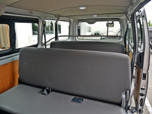 ハイエースバンDX　4WD　ディーゼル　9人乗り