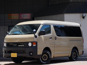 ハイエースバン4WD　丸目換装FD-classicカスタム