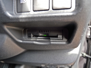 ハイエースバンディーゼル4WD　丸目FD-classic　カロッツェリア