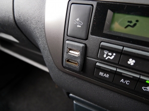 ハイエースバンディーゼル4WD　丸目FD-classic　カロッツェリア