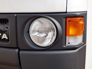 ハイエースバンディーゼル4WD　丸目FD-classic　ベッドキット