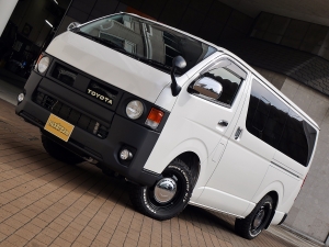 ハイエースバンディーゼル4WD　丸目FD-classic　ベッドキット