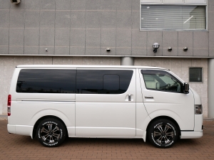 ハイエースバンディーゼル4WD　ローダウン仕様　ベッドキット