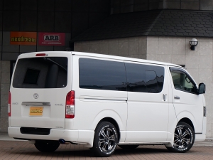 ハイエースバンディーゼル4WD　ローダウン仕様　ベッドキット