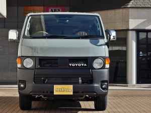 ハイエースバンディーゼル4WD　丸目カスタム　ネオクラシック