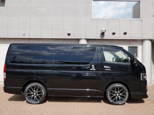ハイエースバンディーゼル4WD　モデリスタFスポイラー
