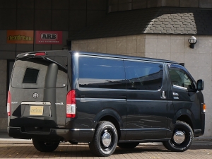 ハイエースバンディーゼル4WD　丸目FD-classic　ベッドキット