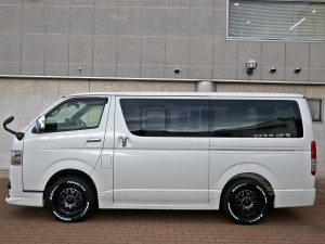 ハイエースバンディーゼル4WD　ベッドキット　モデリスタ