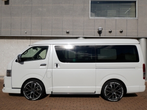 ハイエースバンS-GL　ダークプライム2　4WD　ワイド