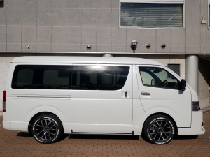 ハイエースバンS-GL　ダークプライム2　4WD　ワイド