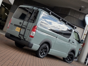 ハイエースバンディーゼル4WD　丸目FD-classic　ベッドキット
