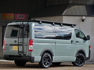 ハイエースバンディーゼル4WD　丸目FD-classic　ベッドキット