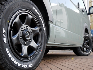 ハイエースバンディーゼル4WD　丸目FD-classic　ベッドキット