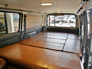 ハイエースバンディーゼル4WD　丸目FD-classic　ベッドキット