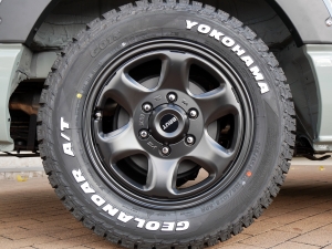 ハイエースバンディーゼル4WD　丸目FD-classic　ベッドキット