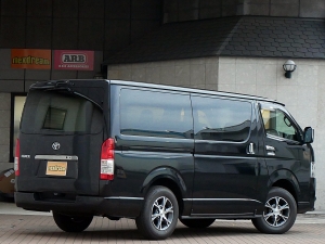 ハイエースバンディーゼル4WD　ターボ　ナビ付き