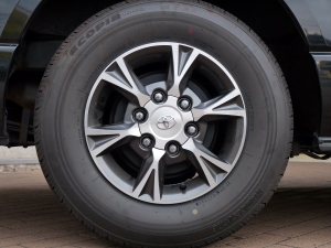 ハイエースバンディーゼル4WD　ターボ　ナビ付き