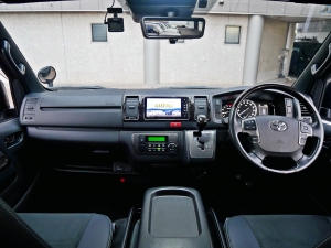 ハイエースバンディーゼル4WD　ターボ　ナビ付き