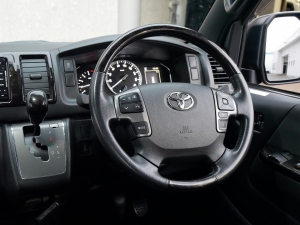 ハイエースバンディーゼル4WD　ターボ　ナビ付き