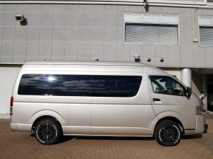 ハイエースバンスパロン　4WD　ディーゼル