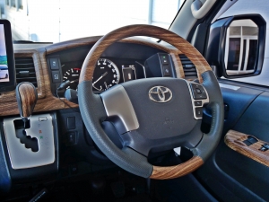 ハイエースバンスパロン　4WD　ディーゼル