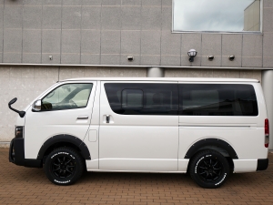 ハイエースバンディーゼル4WD　バッドフェイス　ベッドキット