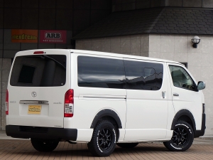 ハイエースバンディーゼル4WD　バッドフェイス　ベッドキット
