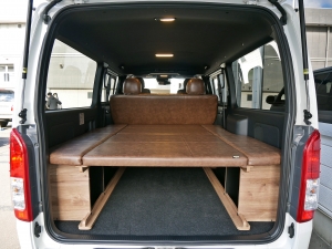 ハイエースＶディーゼル4WD　バッドフェイス　ベッドキット