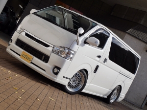 ハイエースバン中古コンプリート