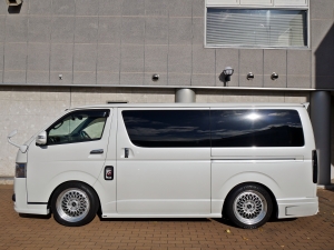 ハイエースバン中古コンプリート