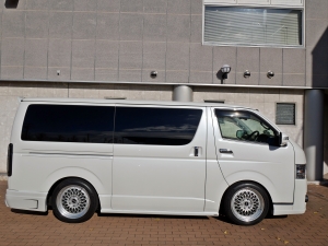 ハイエースバン中古コンプリート