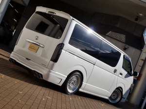 ハイエースバン中古コンプリート