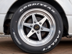 ハイエースバンディーゼル4WD　ローダウン仕様　ベッドキット