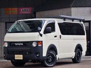 ハイエースバンディーゼル4WD　丸目カスタム　ネオクラシック