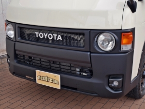 ハイエースバンディーゼル4WD　丸目カスタム　ネオクラシック