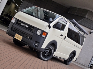 ハイエースバンディーゼル4WD　丸目カスタム　ネオクラシック