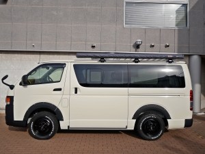ハイエースバンディーゼル4WD　丸目カスタム　ネオクラシック