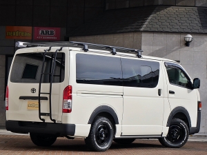 ハイエースバンディーゼル4WD　丸目カスタム　ネオクラシック