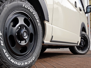 ハイエースバンディーゼル4WD　丸目カスタム　ネオクラシック
