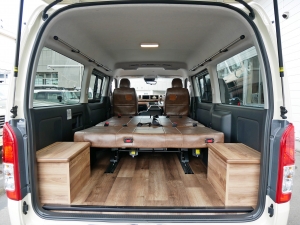 ハイエースＶ4WD　アースカラーパッケージ６Ｘ３カーキ