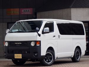 ハイエースＶ ディーゼル4WD　丸目換装FD-classic　ベッド