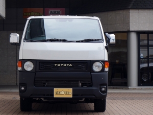 ハイエースバンディーゼル4WD　丸目換装FD-classic　ベッド