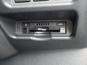 ハイエースバンディーゼル4WD　丸目換装FD-classic　ベッド