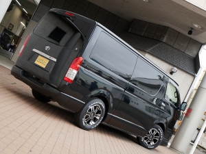 ハイエースバンディーゼル4WD　モデリスタFスポイラー