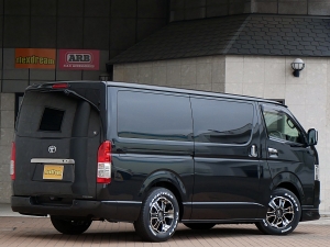 ハイエースバンディーゼル4WD　モデリスタFスポイラー