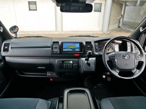 ハイエースバンディーゼル4WD　モデリスタFスポイラー