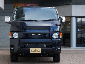 ハイエースバンディーゼル4WD　丸目FD-classic　ベッドキット