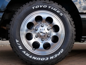 ハイエースバンディーゼル4WD　丸目FD-classic　ベッドキット