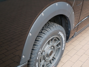 ハイエースバンディーゼル4WD　丸目FD-classic　ベッドキット